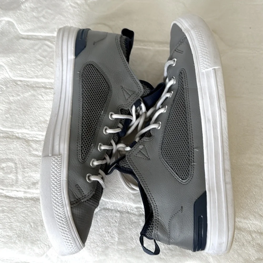 Converse Womens/Mens Grey Low-Top‎ Skate Style Sneakers Size 7.5 / 10.5 Sporty